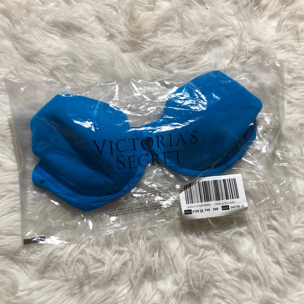 NWT victoria secret T-shirt lightly lined bra blue Size 36b Adjustable strap